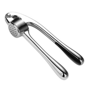 Prensa de ajo de acero inoxidable, picadora manual de ajo, herramienta de cocina para exprimir y pelar ajo - Product Image 5
