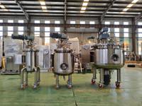 Cuve d'émulsification homogénéisante en acier inoxydable avec homogénéisateur à cisaillement élevé et agitateur à grattoir pour usine alimentaire