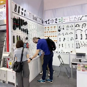 Portalampada E27 Elegante con Anello Paralume 2in1, Base in Plastica per Applique da <span class=keywords><strong>Parete</strong></span> e Lampade a Sospensione Fai-da-te, Certificato CE RoHS - Product Image 5