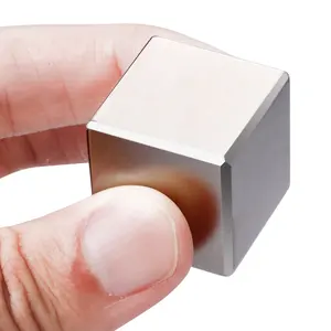 NdFeB แม่เหล็กที่แข็งแกร่งแม่เหล็กเหล็กดูดเหล็กสี่เหลี่ยมแม่เหล็กที่แข็งแกร่ง Cube แม่เหล็กที่แข็งแกร่ง