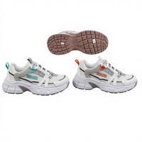 Chaussures de course décontractées pour femmes 2025 personnalisées de haute qualité, à la mode, à semelle épaisse, à lacets, amortissantes, style urbain, souples