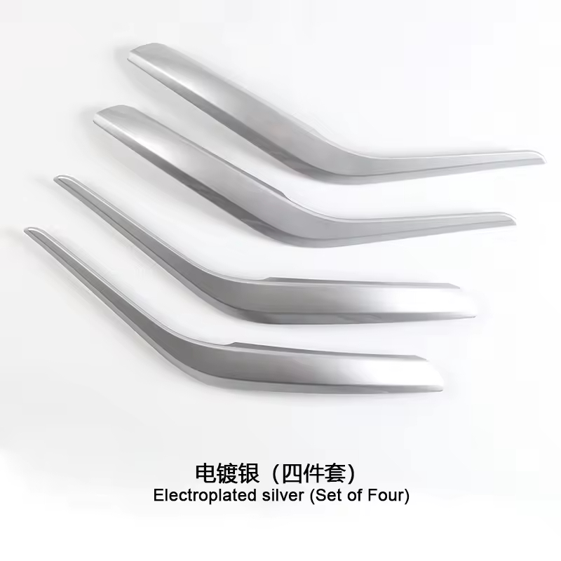 Juego de 4 piezas de plata galvanizada.