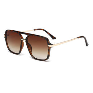 Lunettes de soleil unisexes noires classiques en plastique et métal, monture intégrale carrée, UV400, légères, confortables et tendance 2026 - Product Image 2