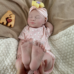 ตุ๊กตาซิลิโคนทั้งตัว ขนาด 55 ซม./22 นิ้ว ดีไซน์ใหม่ ขายดี น่ารัก สัมผัสนุ่ม กันน้ำ หลับตา ปากเปิดได้ แบบสั่งทำ - Product Image 5