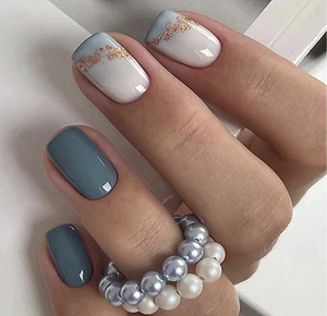 Juego de <span class=keywords><strong>Uñas</strong></span> Acrílicas Cuadradas Azul Marino, 24 Piezas, <span class=keywords><strong>Uñas</strong></span> Postizas de Cobertura Completa para Mujeres y Niñas, Diseño Corto <span class=keywords><strong>con</strong></span> Purpurina Dorada, Pegamento Incluido - Product Image 1