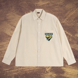 Chemises à <span class=keywords><strong>manches</strong></span> <span class=keywords><strong>longues</strong></span> rayées à coupe décontractée avec col à revers et poche, impression par sublimation personnalisée - Product Image 1