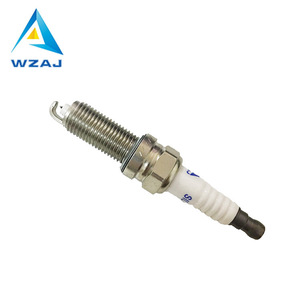 Bujías Sp-411 con Punta de Iridio para Motor de Gasolina Ford Taurus Mondeo - Product Image 1