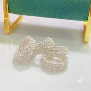 Anillo de Perlas de Agua Dulce Naturales Multicapa Hecho a Mano, Accesorio Versátil con Cuentas de 2-3 mm para Mujer - Product Image 3