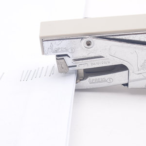 Cucitrice <span class=keywords><strong>per</strong></span> Rilegatura di Alta Qualità, 25 Fogli, <span class=keywords><strong>per</strong></span> Ufficio, Punti 24/6 26/6, Pinzatrice Manuale in Metallo - Product Image 2