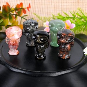 Miniature figurine fantôme sculptée à la main en pierre précieuse naturelle, artisanat en cristal, statue fantôme en cristal poli pour collection d'Halloween - Product Image 2