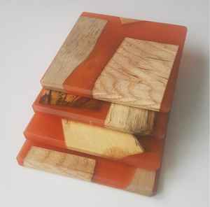 Juego de posavasos únicos de madera y resina epoxi hechos a mano con patrones de remolino Decoración de mesa moderna y elegante de HUMAYUN WORLD CRAFTS - Product Image 2