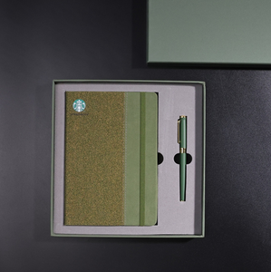 Juego de Regalo Ejecutivo de Dos Piezas para Hombre, Cuaderno y Bolígrafo Verdes, Regalos Corporativos Premium para Ejecutivos o Clientes de Abogados - Product Image 1