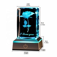 Cube de cristal 3D en forme de rose avec lumière LED, petite veilleuse pour Noël / la Saint-Valentin, pour la fête des mères, anniversaire, cadeau commémoratif