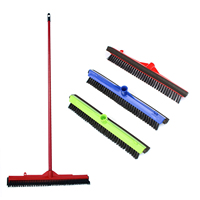 Brosse à récurer les sols 2 en 1 avec manche long, raclette amovible, poils rigides, balai magique, raclette, serpillière