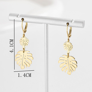 Orecchini pendenti a foglia d'acero in acciaio inossidabile <span class=keywords><strong>2026</strong></span> di tendenza, design a doppia foglia cava, ipoallergenici, gioielli alla moda all'ingrosso - Product Image 3