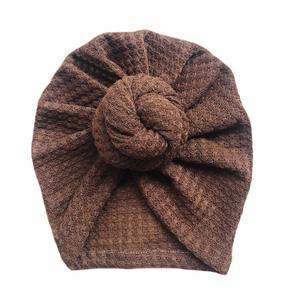Gorro <span class=keywords><strong>Turbante</strong></span> de Punto Tipo Waffle para Bebés, Talla Única, Diseño de Caracoles Lilian, Color Sólido - Product Image 4