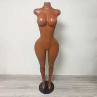 Maniquí de cuerpo completo para mujer de talla grande con cabeza, de plástico, piel marrón, en pose de pie, para exhibición de ropa