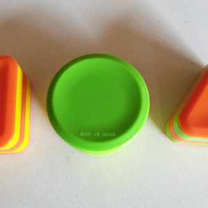 Instrumento Musical Orff de Alta Calidad, Juguete Educativo Temprano, Sonajero Triangular de Plástico con Forma de Ciervo para Niños - Product Image 4
