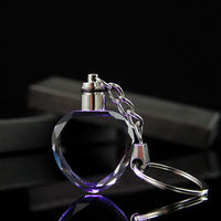 Nouveau design 2026 – Porte-clés LED en cristal écologique en forme de cœur, porte-clés en verre vierge personnalisable pour souvenirs promotionnels