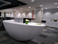 Bureau de salon de gymnastique, simple, blanc, moderne, brillant et simple, de luxe, petit salon de coiffure, comptoir de réception, vente en gros,