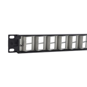 Panneau de brassage combiné fibre/cuivre blindé FTP STP 19 pouces 1U 24 ports à montage en rack, coudé à 45 degrés - Product Image 4