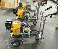 Machine de marquage routier et de délimitation de parkings, pulvérisation à froid et application à chaud, pour peinture de bandes routières