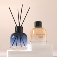 Botol Reed Diffuser Kaca 100ml dengan Logo Kustom, Tutup Sekrup Fiber Bar, Minyak Aromatik untuk Pewangi Rumah