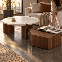 Ensemble de table basse ronde et table d'appoint hexagonale, surface crème, placage bois, pieds en blocs, pour salon moderne