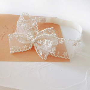 Fascia per capelli da neonato con decorazione in pizzo da principessa, perfetta per le foto a un anno di età. Accessorio Super Elegante. - Product Image 4