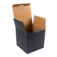 Boîte cadeau carrée en carton ondulé écologique portable en gros avec couleur personnalisée, style dossiers réutilisable et recyclable