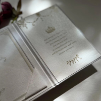 Invitations de mariage traditionnelles en velours, pliables, personnalisées, avec enveloppe blanche en cristal de luxe, invitations à trois volets