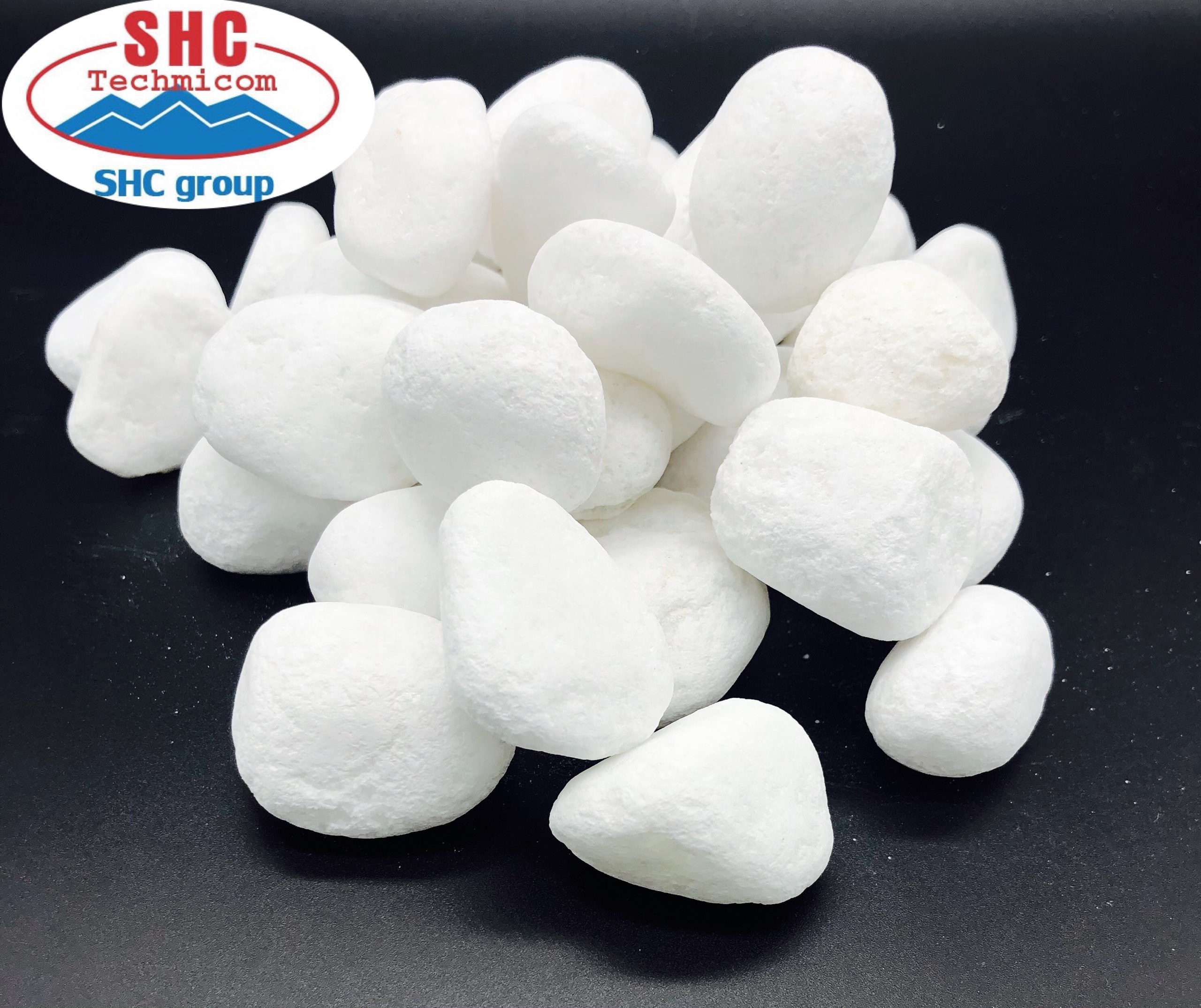 High Quality Snow White Pebble Stone from Vietnam Wonderful Cobbles & Pebbles for Landscaping