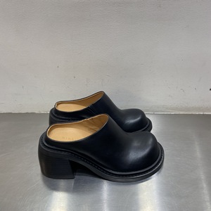Fabricant personnalisé 2024 nouvelles chaussures mules femme bout rond vintage cuir noir semelle épaisse femmes <span class=keywords><strong>bloc</strong></span> talon <span class=keywords><strong>sabots</strong></span> - Product Image 1