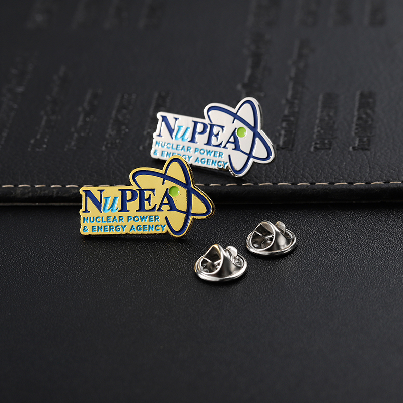 Pin de solapa esmalte plata oro