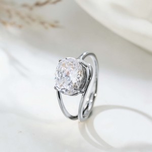 Anillo de doble banda con piedra central ovalada - Diseño hueco, elegante y versátil, ideal para ocasiones informales. - Product Image 5