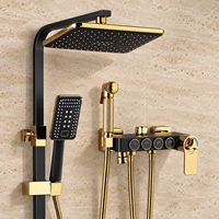 Système de douche thermostatique noir et or avec pommeau de pluie carré, quatre boutons poussoirs et ensemble de deux douches à main pour hôtels