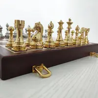 Atacado de madeira design de xadrez com metal player jogo de xadrez de luxo peças