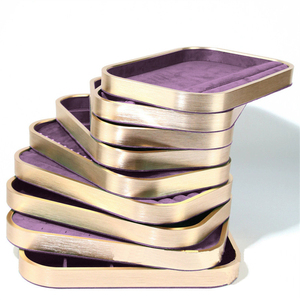 Bandeja de Joyería de Aleación de Aluminio Dorado Cepillado al por Mayor, Bandeja de Exhibición de Joyería de Terciopelo Morado Claro/Violeta para <span class=keywords><strong>Tienda</strong></span> de Joyería - Product Image 1