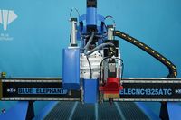 Routeur CNC Blue Elephant 1325 Linear ATC 4*8 pieds pour la sculpture sur bois avec fraise oscillante et CCD