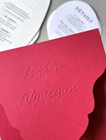 Cartes d'invitation de mariage personnalisées de luxe avec logo en texte, dorées à chaud et gaufrées, avec enveloppes assorties