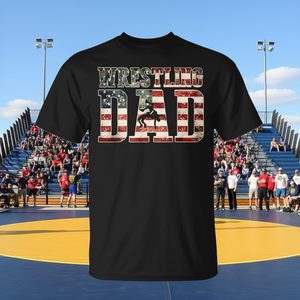 T-shirt Drapeau Américain pour Papa Lutteur – Vêtements Assortis pour Pères de Lutteurs – Article Promotionnel - Product Image 3