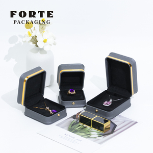 FORTE - Caja de Joyería de Piel Sintética Gris de Lujo, Caja de Anillos de Boda con Logotipo Personalizado, Embalaje de Joyería Personalizado para Regalo - Product Image 3