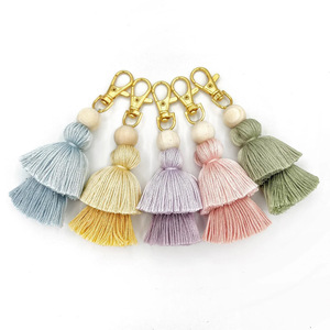 Porte-clés en coton fait main style bohème 2026 avec pompon, porte-clés en macramé, breloque de sac - Product Image 2