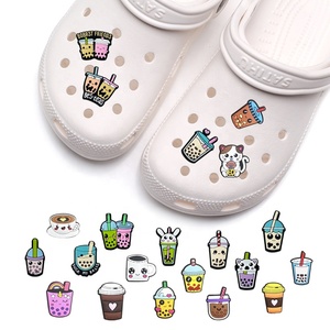 XB Venta al por mayor de dijes personalizados de dibujos animados para zapatos, dijes decorativos de PVC blando con diseño de té con <span class=keywords><strong>leche</strong></span> para sandalias, dijes decorativos de goma, dijes para zuecos - Product Image 2