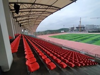 Sièges de stade en PE/HDPE durables et pratiques avec porte-gobelets intégrés, imperméables pour une utilisation en extérieur/en intérieur