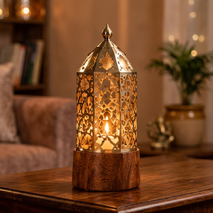 Lanterne marocaine ronde dorée avec base en bois et découpes métalliques, décoration vintage faite à la main par Aqdus Saleem pour mariage et Halloween - Product Image 2
