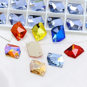 Hebillas Planas de Doble Orificio con Formas Especiales para Ropa, Zapatos y Joyería DIY del Fabricante, con Pedrería de Cristal Cosida a Mano - Product Image 3