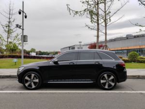 <span class=keywords><strong>Mercedes</strong></span> <span class=keywords><strong>GLC</strong></span> 300 L 4MATIC Luxury <span class=keywords><strong>2020</strong></span>, 2.0T 258hp AWD SUV Mediano de Distancia Entre Ejes Larga, Bajo Kilometraje, Listo para Exportación - Product Image 3