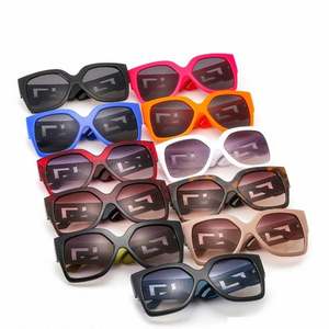 Lunettes de soleil surdimensionnées de luxe pour femmes avec logo personnalisé, lunettes de soleil carrées noires à imprimé léopard pour femmes - Product Image 4