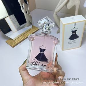 Petite <span class=keywords><strong>robe</strong></span> de chambre <span class=keywords><strong>noire</strong></span> Eau de toilette 100ml Brume Usage quotidien Parfum floral boisé et pour les petits groupes - Product Image 4